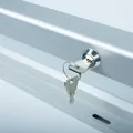 Ďalší obrázok produktu Horizontálna vitrina 150x100cm, zámok, lakované vnútro - magnetická