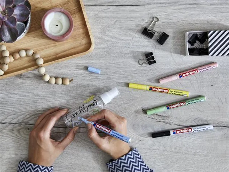 Hlavný obrázok produktu Lakový popisovač "751", světle modrá, 1-2mm, EDDING