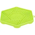 Ďalší obrázok produktu Lick´n´Snack HEXAGON s prísavkami - podložka na pomalé kŕmenie, 17 cm, TPR/plast, zelená