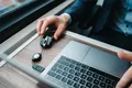 Myš Go Mini, strieborná-karibská modrá, bezdrôtová, optická, malá, VERBATIM