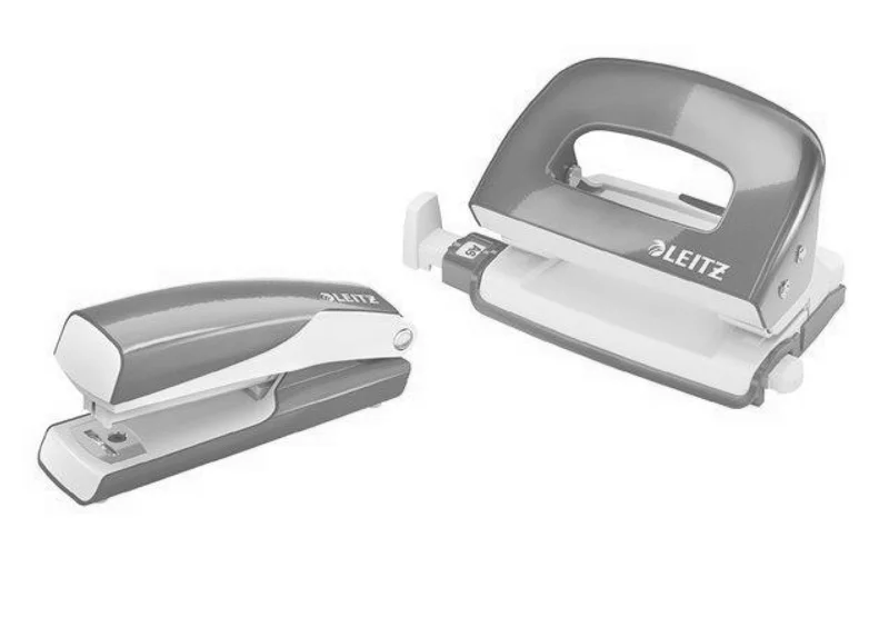Hlavný obrázok produktu Set mini sešívačky a děrovačky Leitz WOW, Metalická růžová