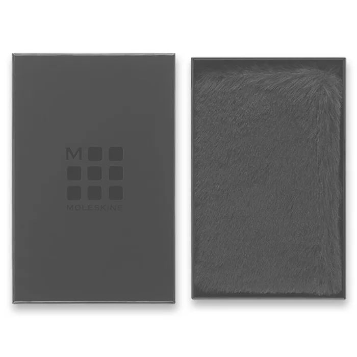 Hlavný obrázok produktu Zápisník Moleskine Faux Fur, tvrdé desky XS, čistý, vínový