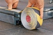 Papírenské zboží - Protišmyková bezpečnostná páska Anti-Slip 60951, čierna-žltá, 50 mm x 15 m, TESA